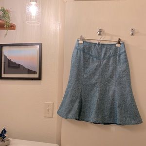 Classy and comfortable work skirt. Gorgeous teal color!